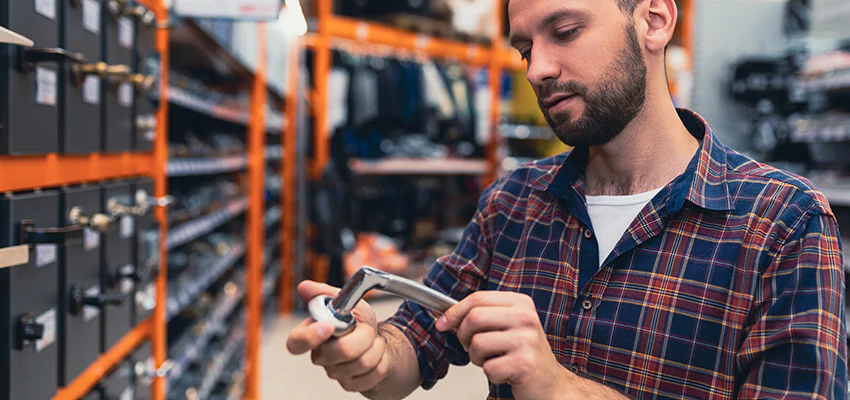 Locksmith For Retail Stores Lockout Services in Parlier, California